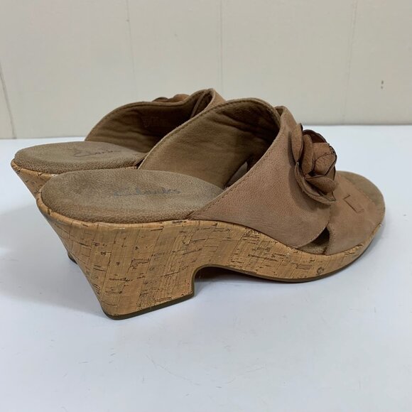 Clarks Cork Heeled Open Toe Sandals with Flower in Tan Size 9.5 - Picture 2 of 9